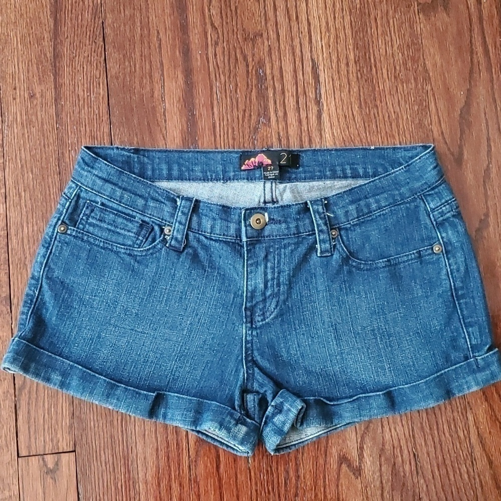 Forever 21 - 27